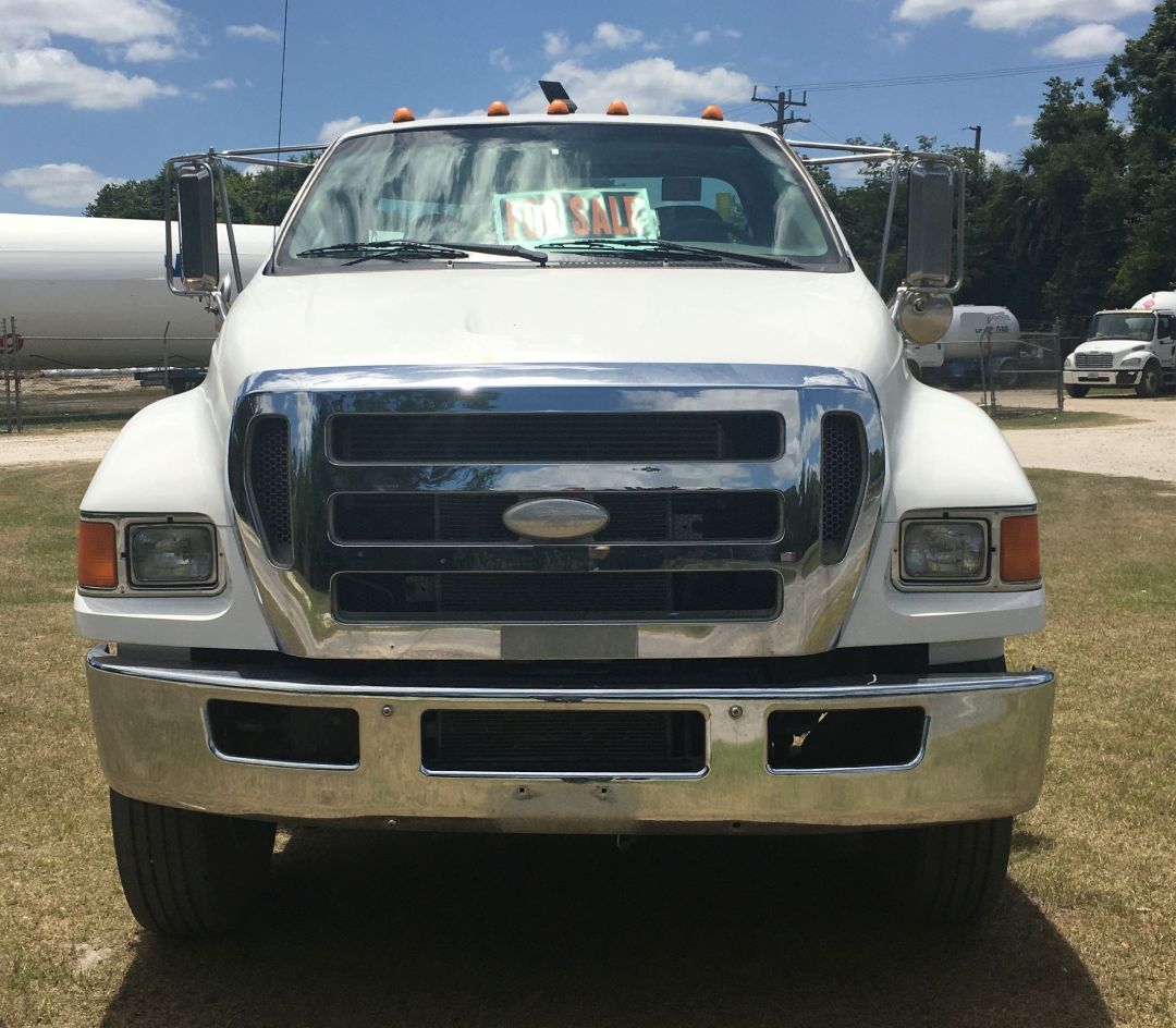 2008 FORD F750 XL
